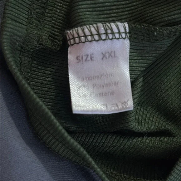 Green Sun-Embroidered Crop Top - Picture 3 of 3